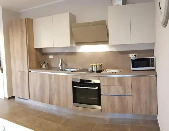 Luxury Cetiri Hrasta *