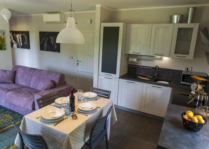 Luxury Cetiri Hrasta بيت للعطل *