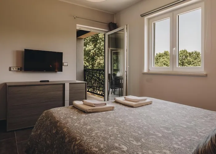 펜션 Luxury Cetiri Hrasta