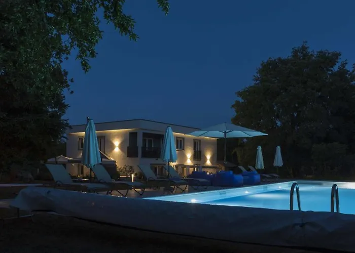 Luxury Cetiri Hrasta 펜션 *