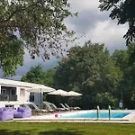 Дом отдыха Luxury Cetiri Hrasta