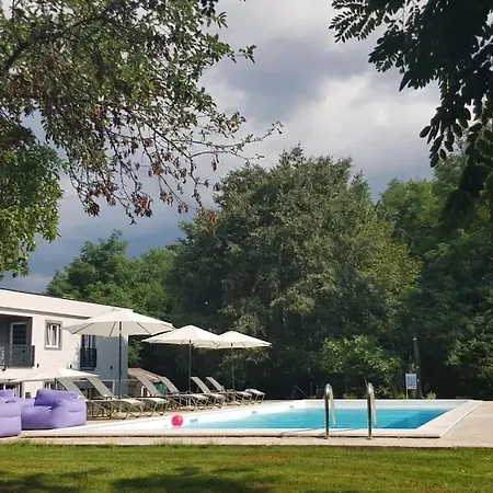 Luxury Cetiri Hrasta 度假居 *