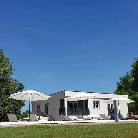 Luxury Cetiri Hrasta Pićan