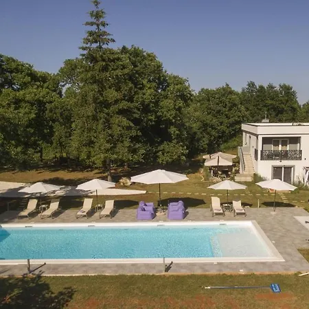 Ferienhaus Luxury Cetiri Hrasta Pićan