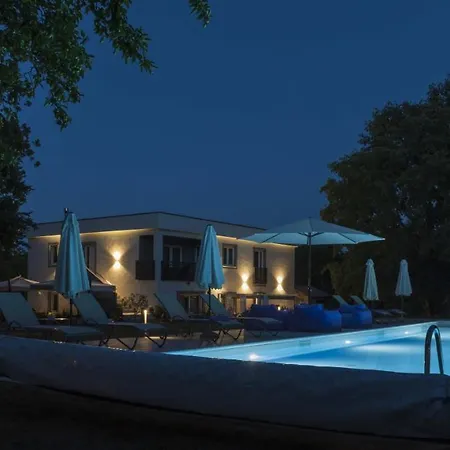 Luxury Cetiri Hrasta Holiday home *